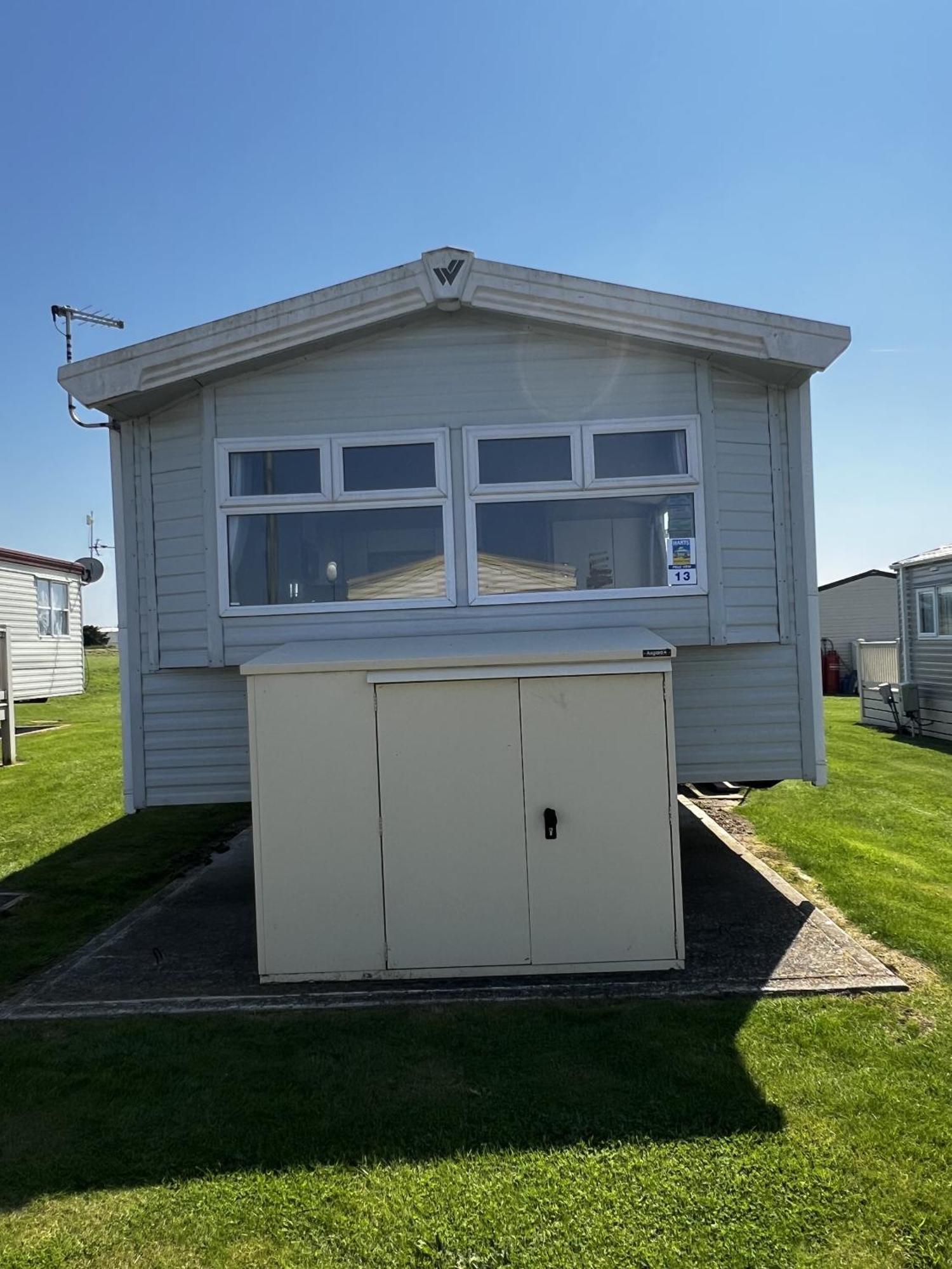 Готель Moonstone Lymington Лейсдаун-он-Сі Екстер'єр фото