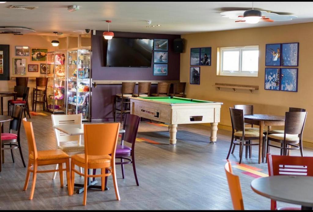 Готель Moonstone Lymington Лейсдаун-он-Сі Екстер'єр фото
